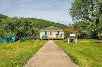 Mountain Serene Views and Creek-side Charm - Pet Friendly