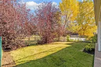 Legal Walkout suite with King-bed, Kitchen, Parking & Patio Hotels near Canadian Tire