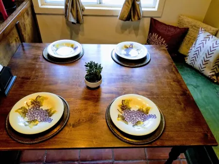 Beautiful, impeccable and safe home in the heart of Valle de Guadalupe. Отели рядом с достопримечательностью «Adobe Guadalupe Vineyards & Inn Aztec Breeding Farm»