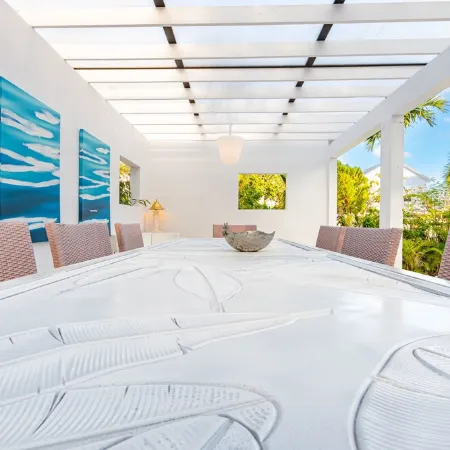 Pink Palms at Cable Beach - 4 Bedroom - 1 Minute to Beach