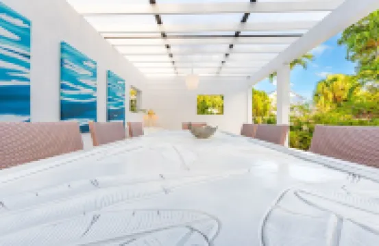 Pink Palms at Cable Beach - 4 Bedroom - 1 Minute to Beach