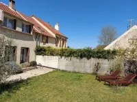 Country house in Vézelay. Hotel dekat La Basilique Sainte Marie-Madeleine