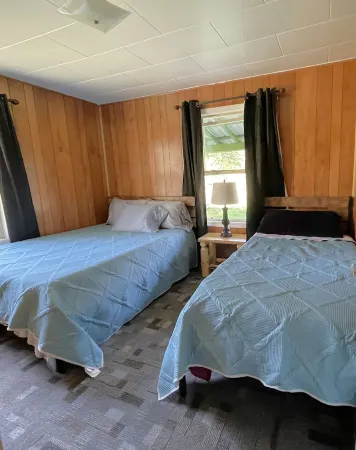 Peacefully 2BR Cabin with Firepit