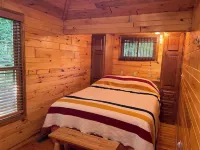 Classically Charming, Quiet Lakeside Cabin Less Than 2 Hours from the Cities