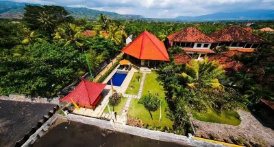 Ocean BeachfrontPrivate Villa Home & Pool with Chef andFree Welcome Breakfast Hotels in Singaraja