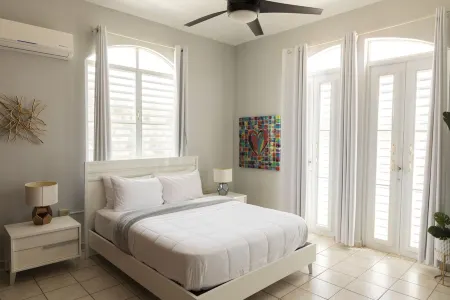 Family friendly 3500ft² villa w/Private Pool, BBQ, 100mbp, near Boqueron & Buye