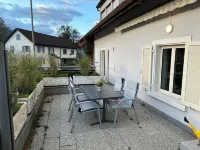Central but quietly located, lovely and well furnished flat in Balzers. Hôtels à : 