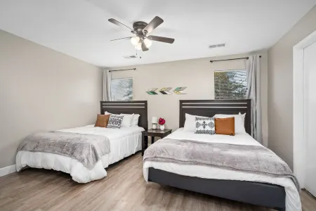 Price Drop! Entire 4BR[10% OFF]Home| Wi-Fi & More-MD Отели рядом с достопримечательностью «Парк Мейпл Виллидж»