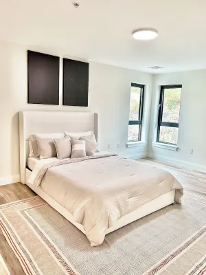 Modern Luxury Apartment in the Heart of Quincy Hotels near Faxon Field