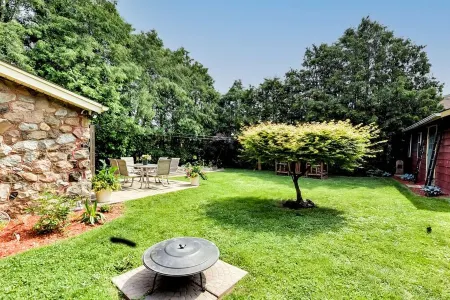 Niagara Wine Country Cottage