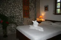 Epic views, 6-min. walk from beach, full size pool - VILLAS CASA LOMA, Suite 402 Hotels in 