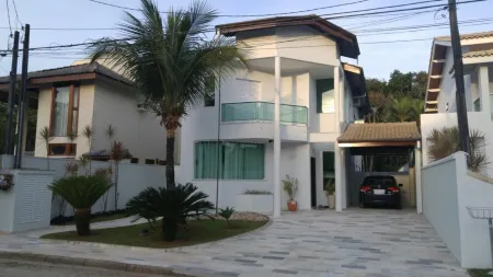 Beautiful townhouse with air conditioning, swimming pool and independent hot tub