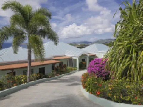 Private Paradise!  One level, panoramic views from every room! Hotels in Southside