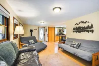 1 Mi to Brantingham Lake: New York Getaway! - Wifi