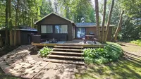 Private Waterfront Cottage with Stunning Sunsets Hotels near Kinmount Model Railway and Kinmount Heritage Museum