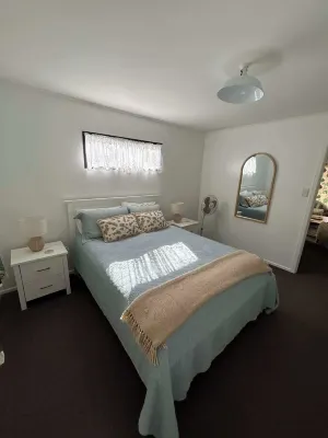 Rustic Beach House Getaway Hotels in Whangarei Heads