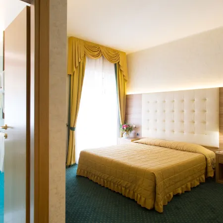 Hotel Capri Bardolino 3S