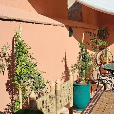 Riad Parfum d'Orient Отели рядом с достопримечательностью «Музей Бушаруит»
