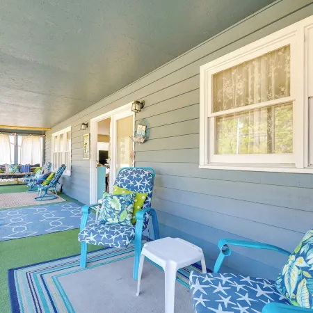 Surf City Coastal Escape w/ Fire Pit