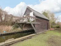 Cygnus Boathouse Hotels in Neatishead