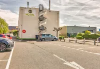 B&B HOTEL Clermont-Ferrand Sud Aubière - parking