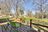 'Chestnut Hill' Vintage Farmhouse w/ Deck & Yard Hotels in Atlantic