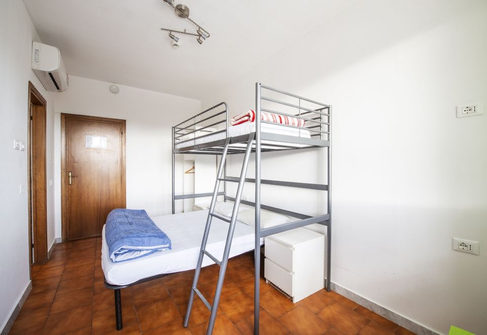 호스텔 피사 전경