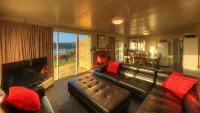 Arthur River Spa Cottage Hotels in Arthur River