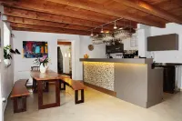 Dvor Apartments and Rooms - bar