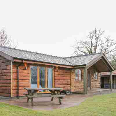 Hillside Lodge Hotel Exterior
