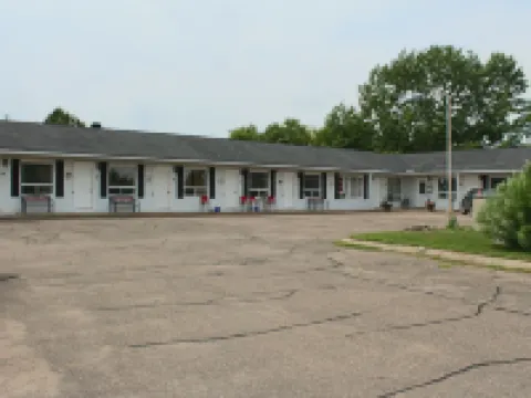 Travellers Inn Hotels in Renfrew County