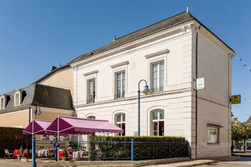 Logis Hotel Restaurant le Vedaquais Hotels in Le Lude