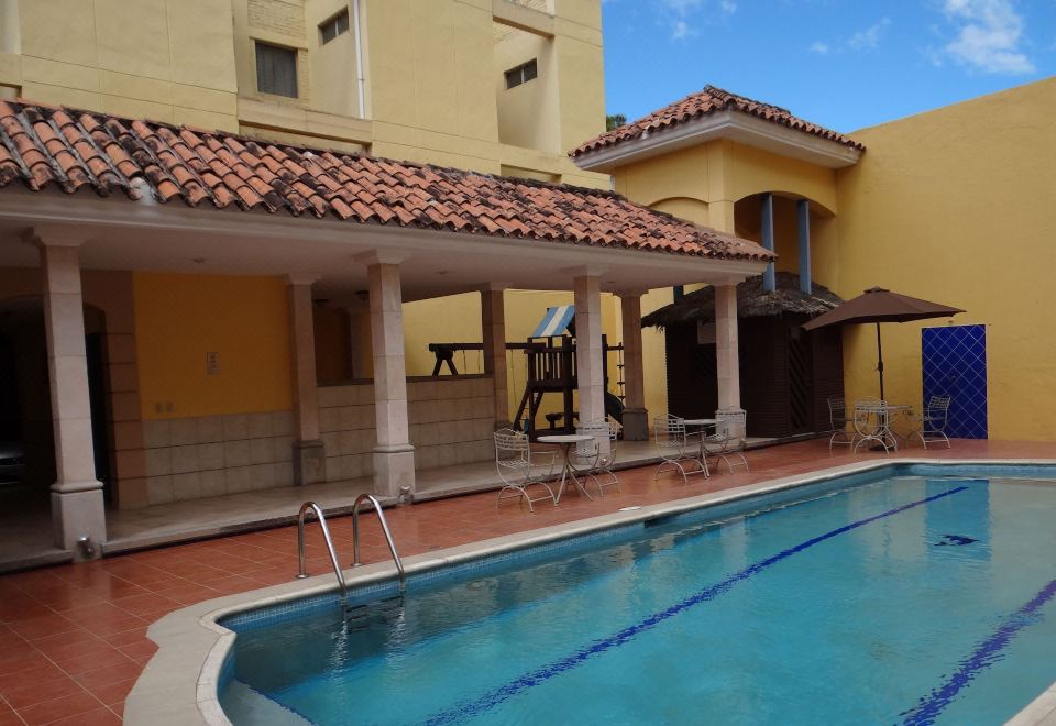 호텔 맥 아더의 야외 수영장