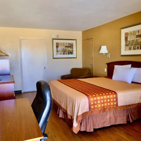 Regency Inn & Suites Отели в г. Глейдуотер