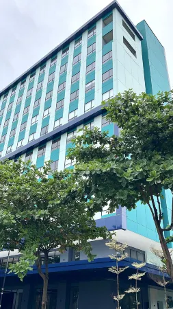 Atooi Hotel Alam Sutera Отели в г. Тангеранг-Селатан