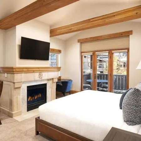 Four Bedroom Suite 4 Apartment Hotel by Redawning