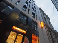 easyHotel Brussels City Centre โรงแรมใกล้ถนนรูเนิฟ