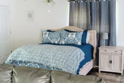Anchor Inn and Suites Hotel a 
