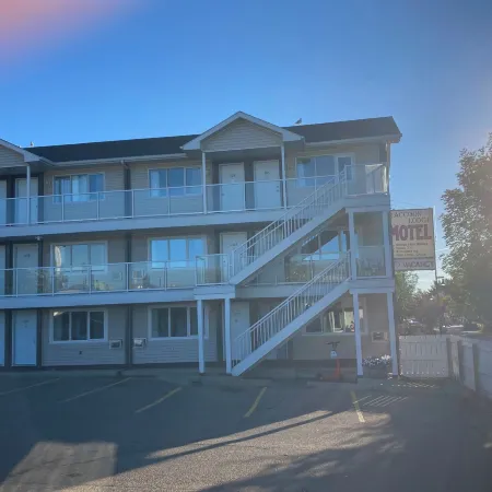 Raccoon Lodge Motel