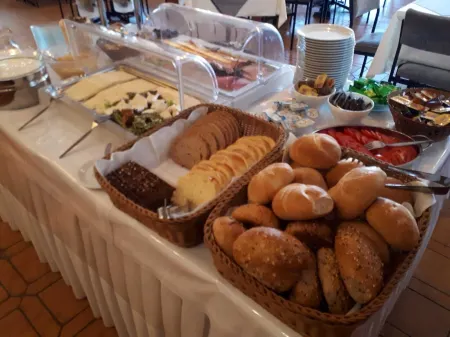 Hotel Krone Rüdesheim Отели в г. Бинген-на-Рейне