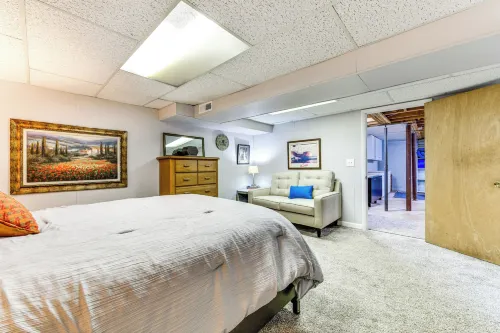 1 Mi to Dtwn: Home w/ Fire Pit & Deck in Hudson! - 3-Star
