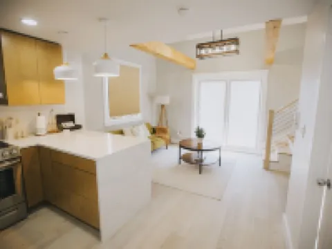 Stunning and Cozy loft apartment in kingston . アルスターのホテル