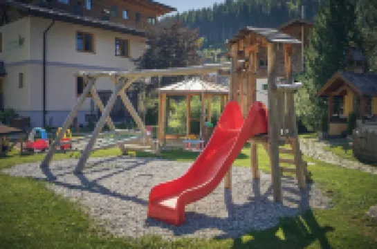 Boutique House HappYellow Saalbach