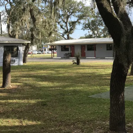 Oak Tree Inn