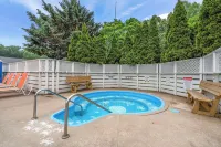 Starlite Resort - Hot Tub