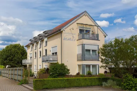 Landhotel Schöll Отели в г. Парсберг