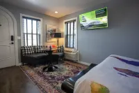 EO Bungalows – Adults Only