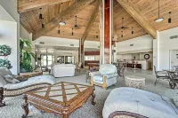 Furnished Porch, Resort Pools! Lands End Condo - 3 tähden