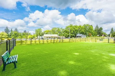 Rainforest Tiny Home Retreat #30 Hotels in der Nähe von Tillicum Park