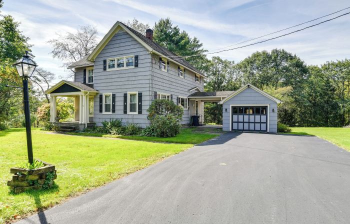 Rustic Bainbridge Retreat w/ Spacious Yard!